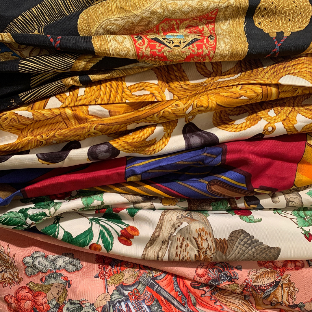 HERMES Vintageミニスカーフ Vintage Hermès Scarves, Accessories & Collectible Designer Pieces
