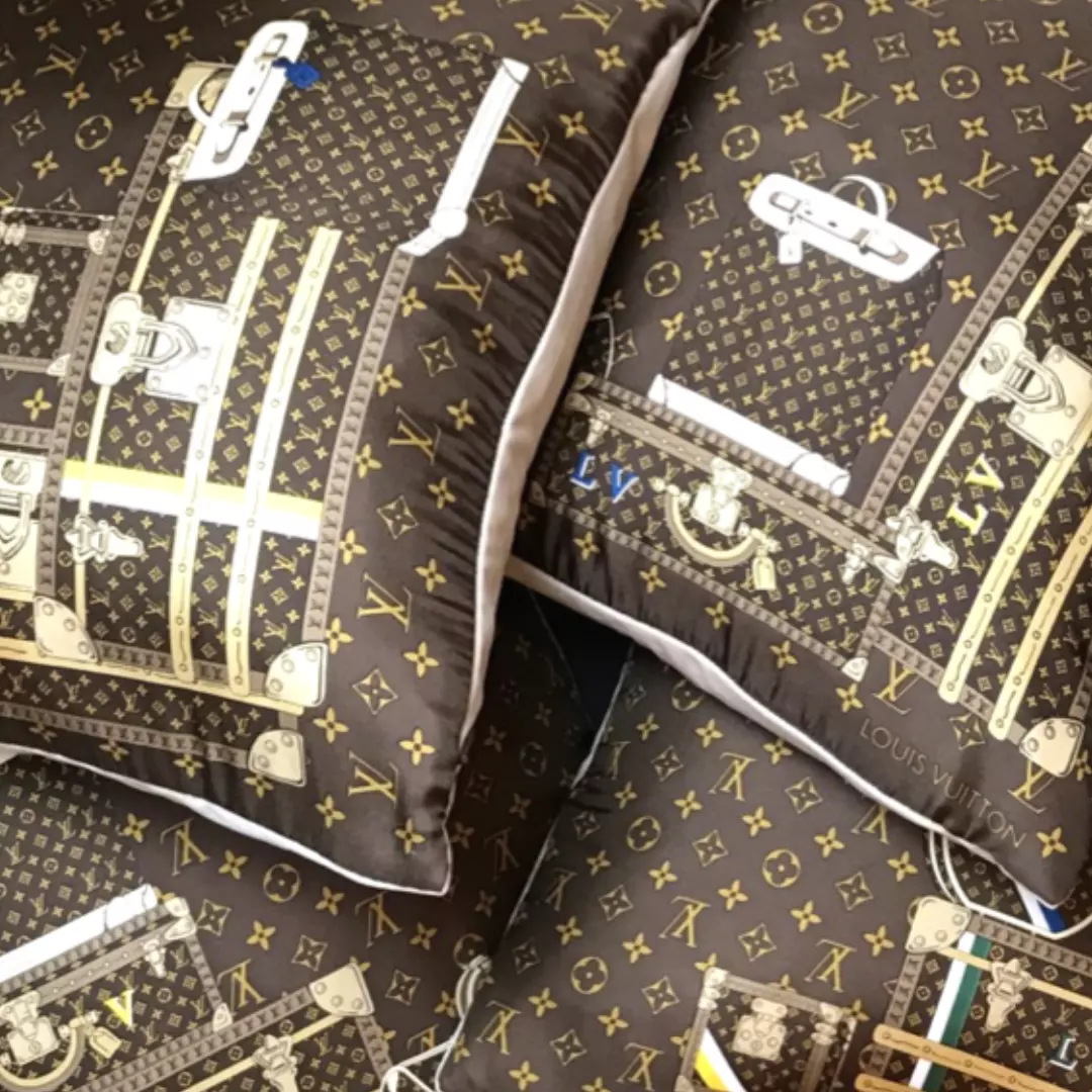 LOUIS VUITTON LV Monogram Luggage Vintage Silk Scarf Pillow Cover  exclusively at  – Vintage Luxe Up
