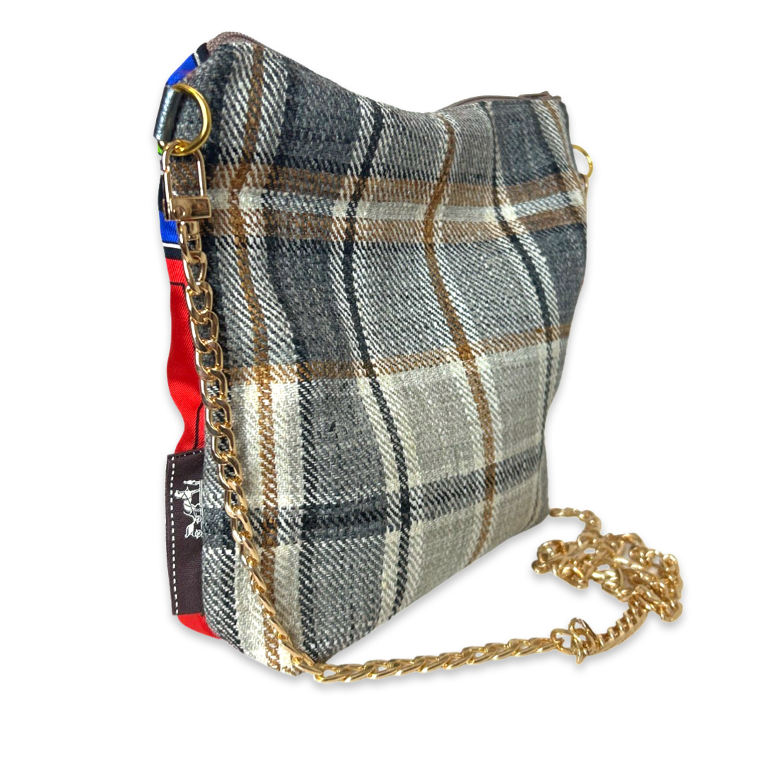 HERMÈS Couvertures et Tenues du Jour Vintage Scarf Crossbody Bag