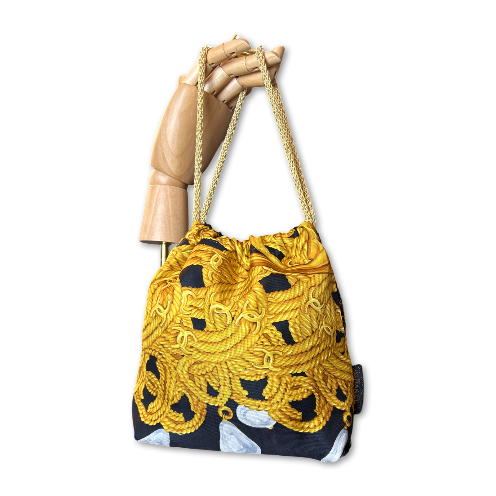 Chanel CC Logo Gold Chain Scarf | Chanel Crossbody Bag at Vintage Luxe Up