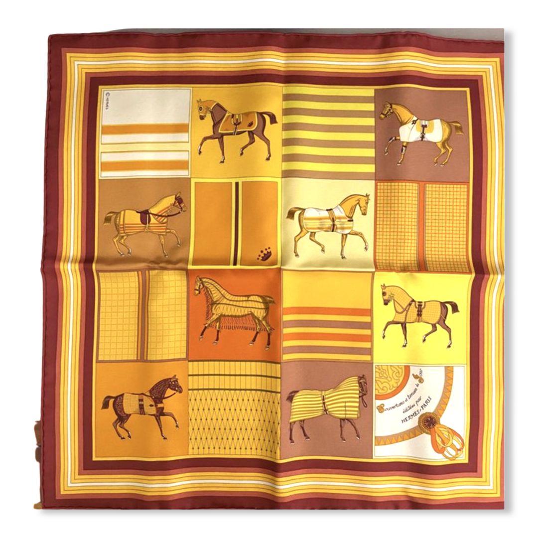 Couvertures Nouvelles Vintage Silk Scarf Pillow 17"