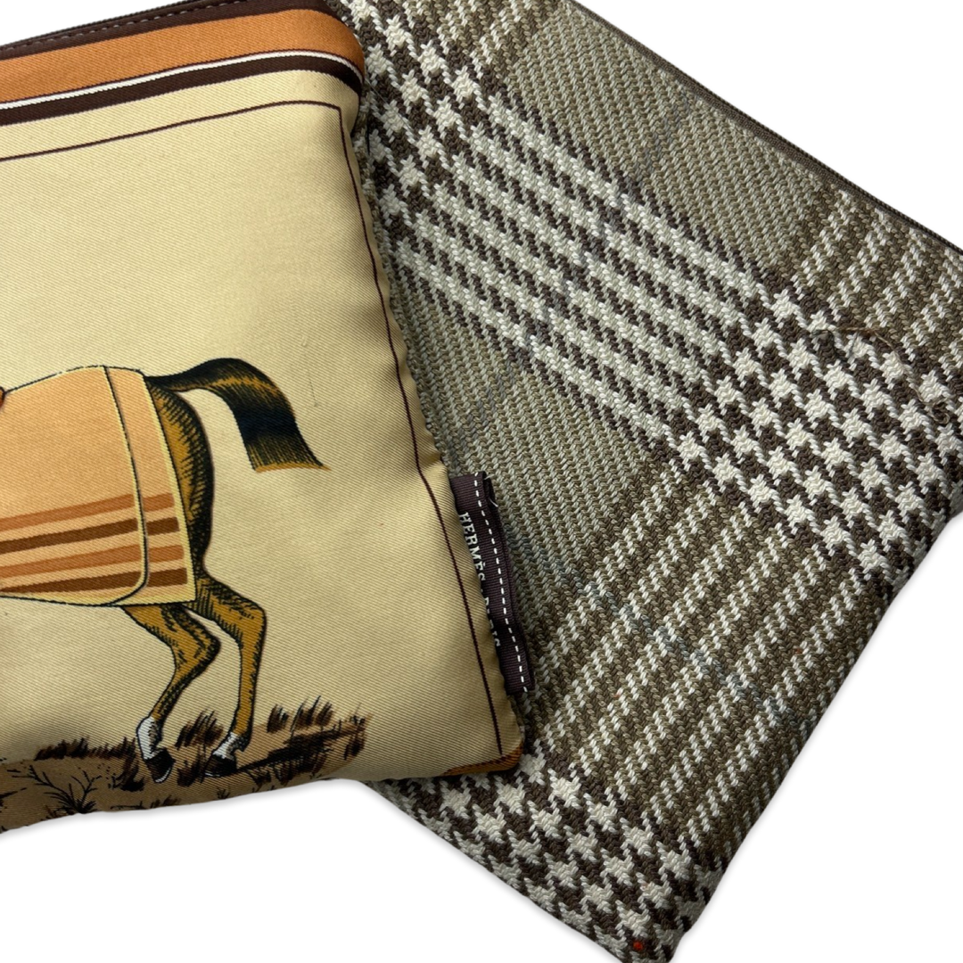 Couvertures et Tenues du Jour Tan Vintage Silk Scarf Wristlet Grand Bag