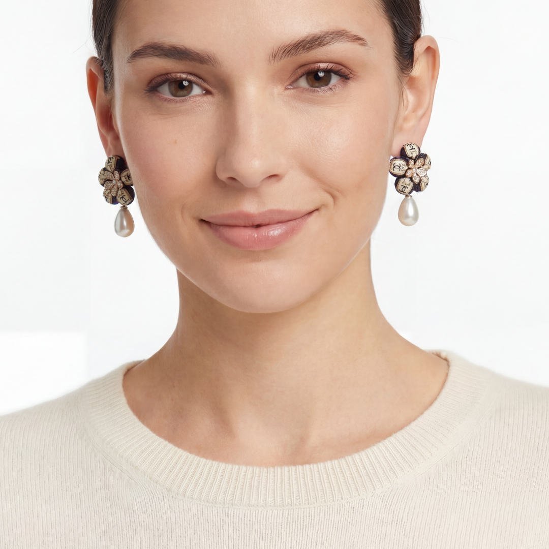 Chanel CC Logo Drop Earrings in Gold
