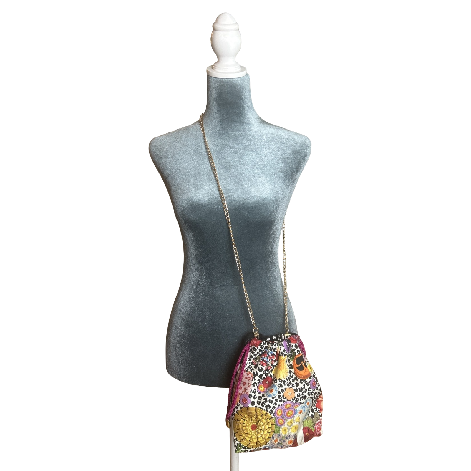 Gucci Leopard Floral Scarf | Gucci Crossbody Bag at Vintage Luxe Up