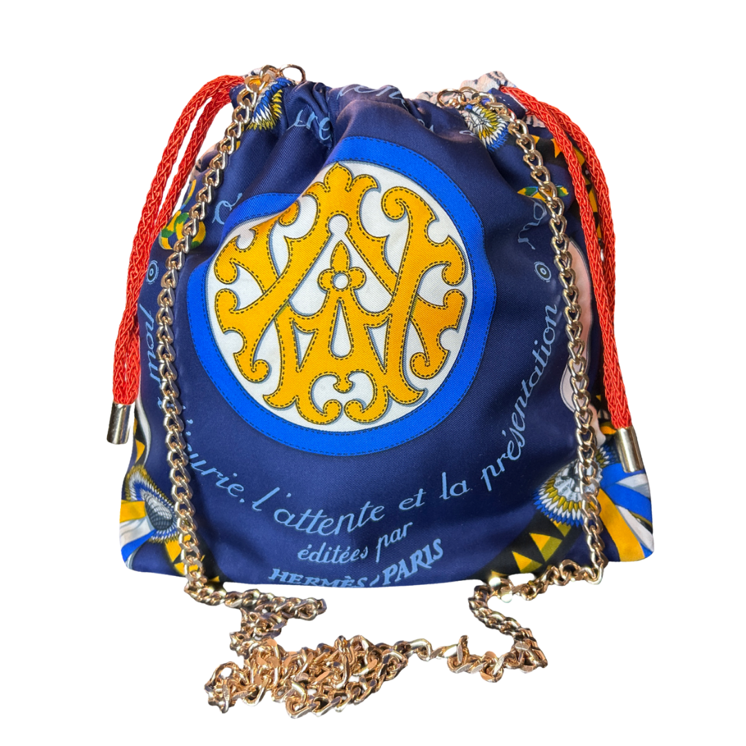 HERMES Couvertures et Tenues du Jour Scarf | Hermes Crossbody Bag at Vintage Luxe up