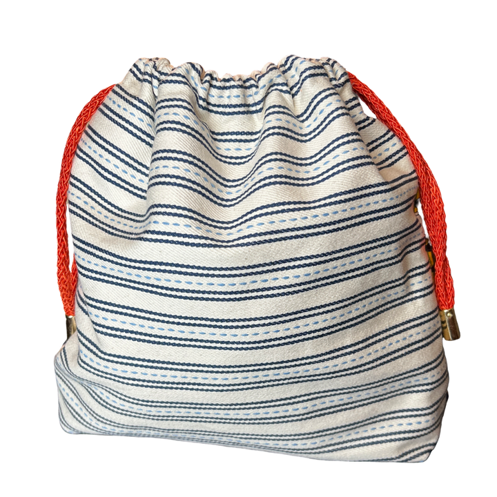 Couvertures et Tenues du Jour Blue Vintage Silk Scarf Drawstring Crossbody Bag