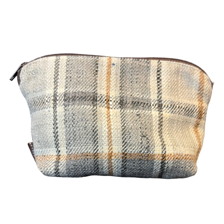 Couvertures et Tenues du Jour George V Vintage Silk Scarf Beauty Bag