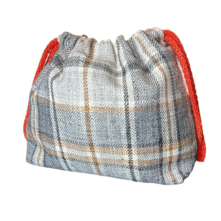 Couvertures et Tenues du Jour George V Vintage Silk Scarf Drawstring Crossbody Bag
