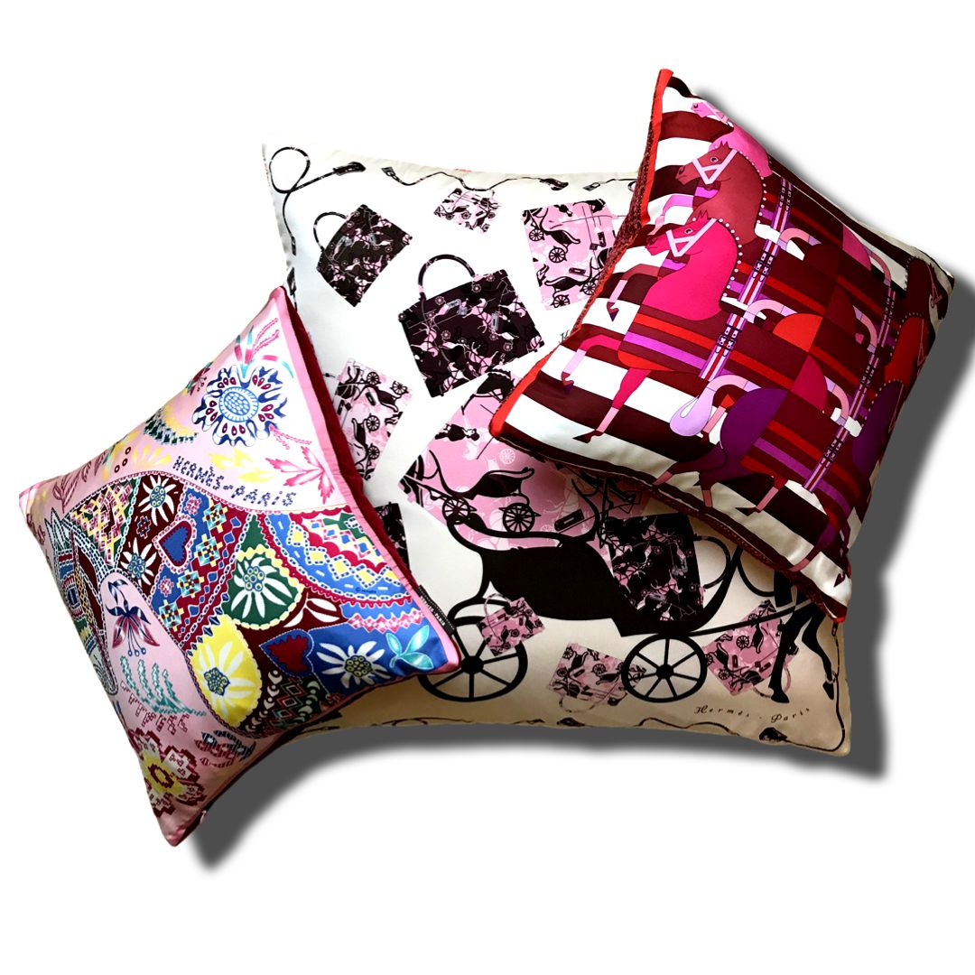Kelly en Caleche Vintage Silk Scarf Pillow 28"