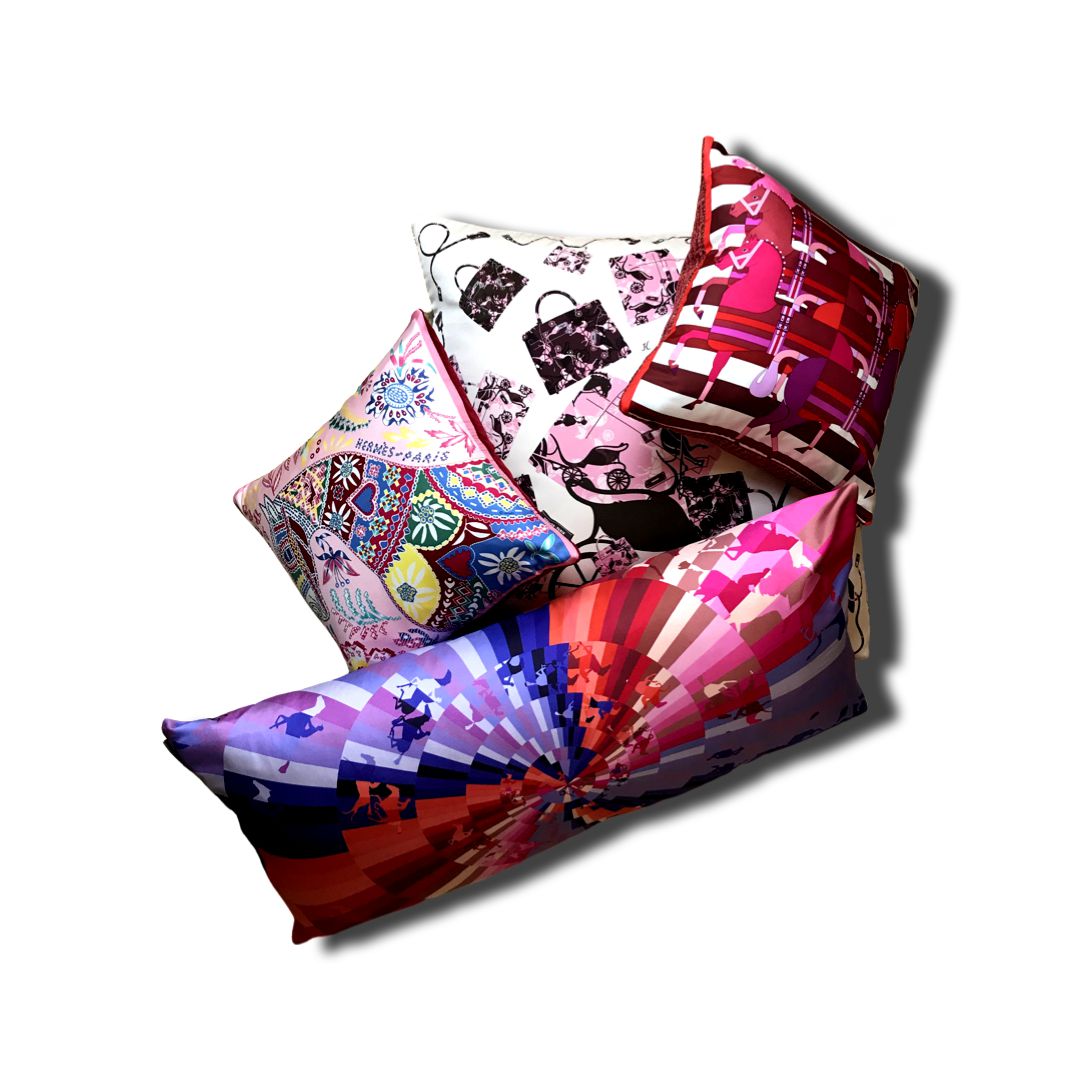 Kelly en Caleche Vintage Silk Scarf Pillow 28"
