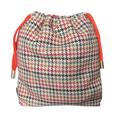 Couvertures et Tenues du Jour Red Vintage Silk Scarf Drawstring Crossbody Bag